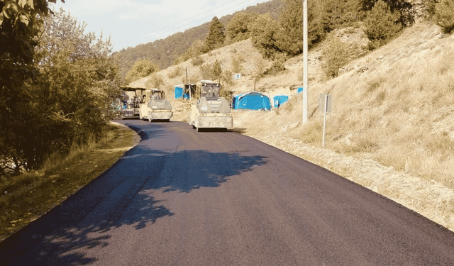 7,2 kilometrelik köy yolu sıcak asfaltla buluşuyor