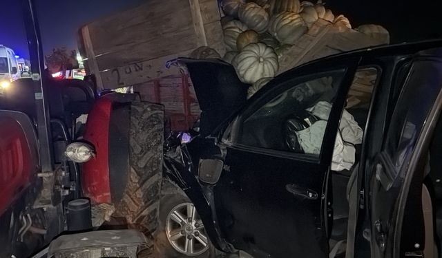 Bolu'da kabak yüklü traktör pikapla çarpıştı: 4 yaralı