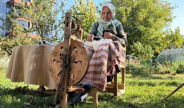 Bolu’da, 90 yaşında çıkrık geleneğini yaşatıyor!