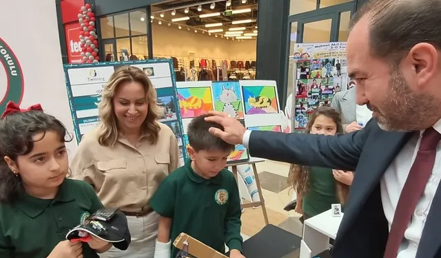 Bolu’da Cumhuriyet coşkusu ve bilim 14 Burda AVM’de buluştu