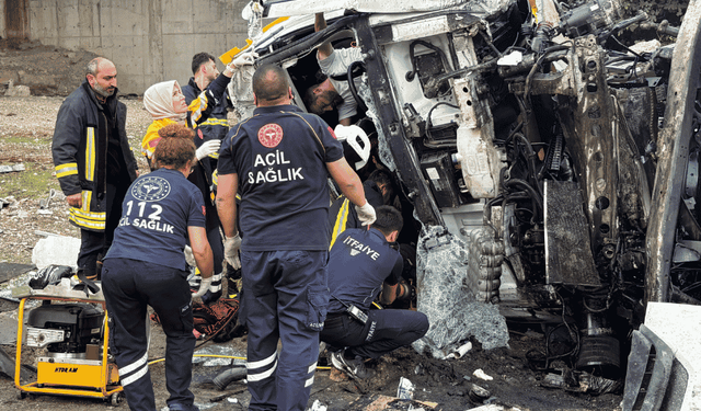Köprüden uçan kamyondaki vatandaş hayatını kaybetti