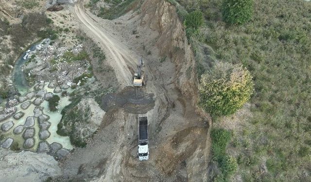 Sanayi atıkları dökerken yakalandılar