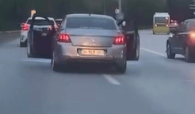 Trafikte tehlikeli yolculuk kamerada