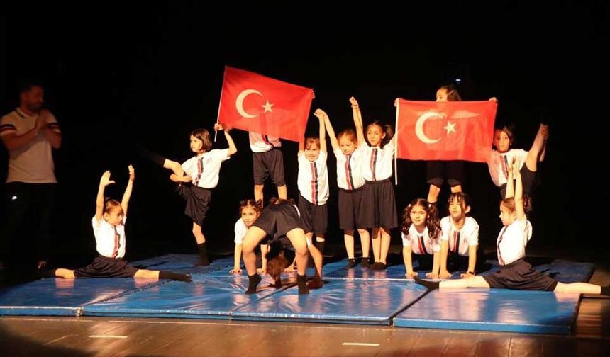 Çocuk Üniversitesinden Yılsonu Gösterisi