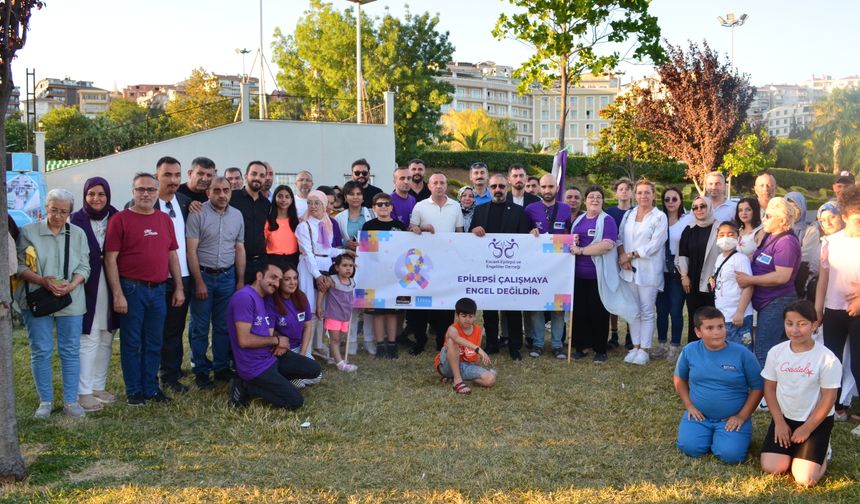 Kocaeli'de epilepsi hastaları ve aileleri için gökyüzüne balonlar bırakıldı