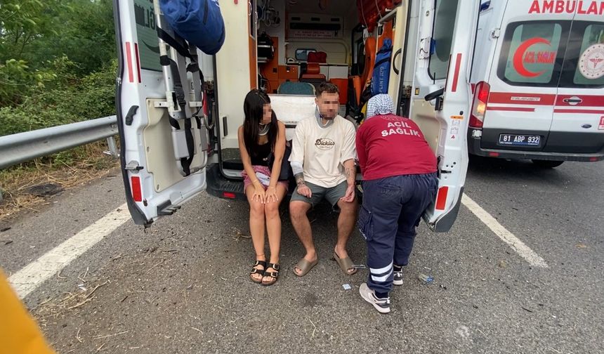Anadolu Otoyolu’nda minibüs bariyere saplandı: 7 kişi yaralandı