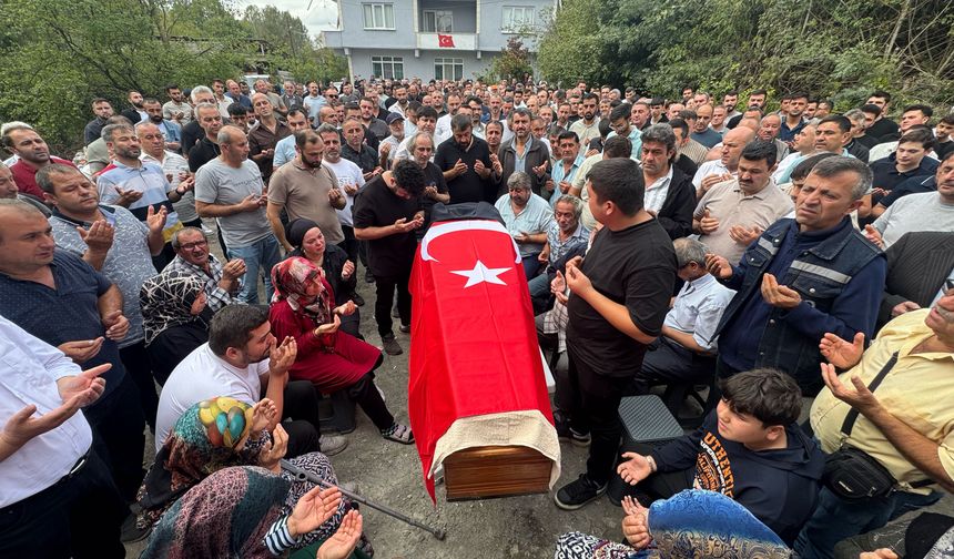 Zonguldak'ta maden ocağındaki göçükte ölen işçi, Bartın'da son yolculuğuna uğurlandı