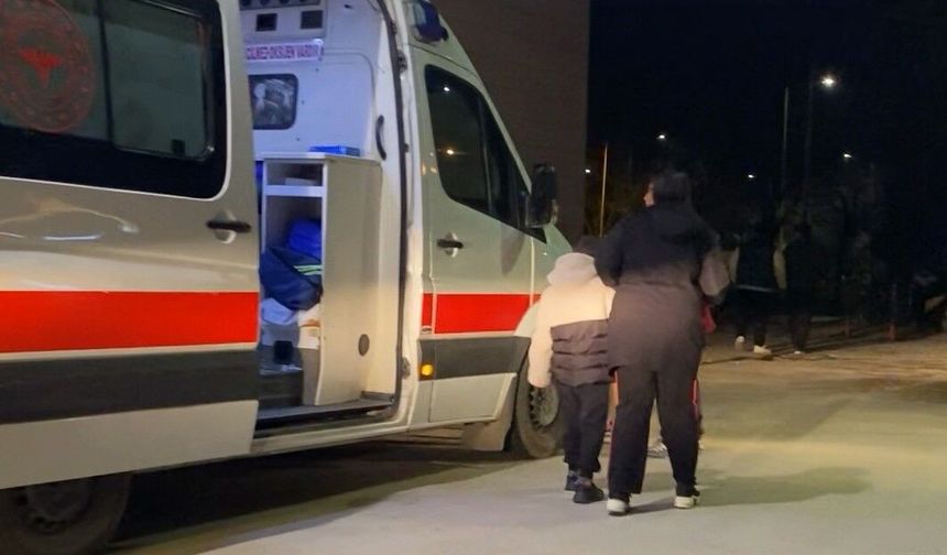 Tavuk döner yiyen 25 kişi zehirlendi