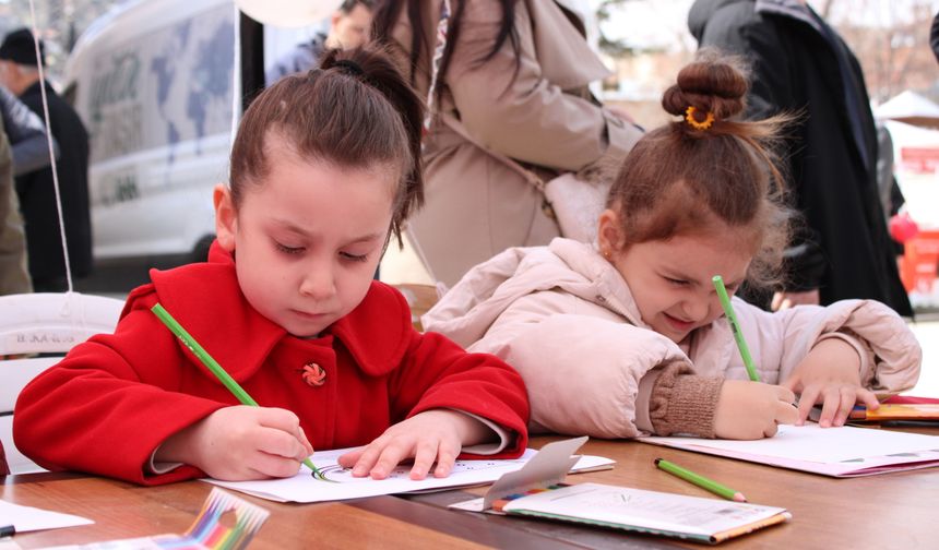 Kastamonu'da 'Minik Kalplerden Filistin İçin Umut Balonları' etkinliği düzenlendi