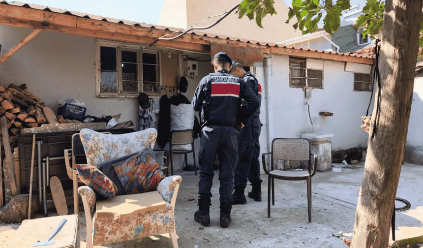 Yaşlı adam evinde hayatını kaybetmiş halde bulundu