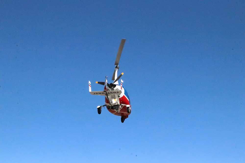 Bolu'da sürücüler cayrokoptere takıldı