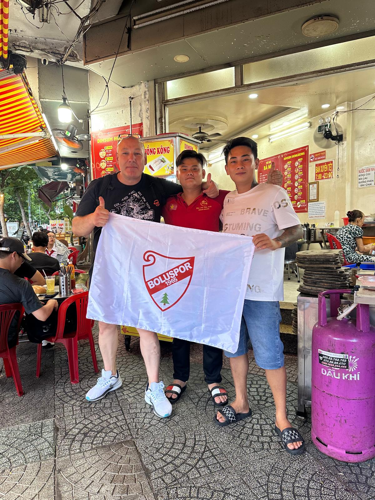 Ho Chi Minh’de Boluspor Rüzgarı! Cem Kocagözoğlu’ndan Uzak Doğu’dan Play Off Desteği (3)