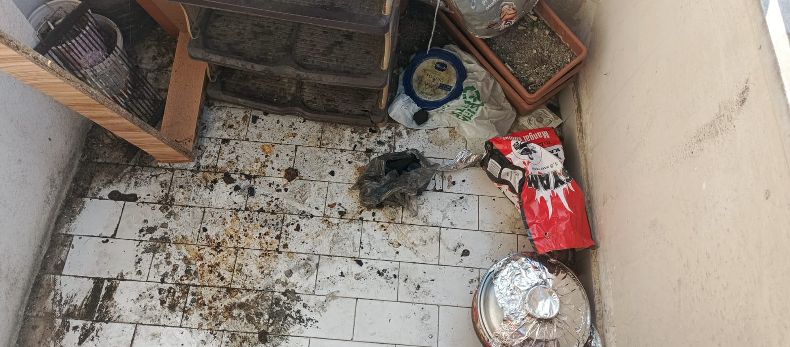 Balkonda Mangal Mahalleyi Ayaga Kaldirdi 4