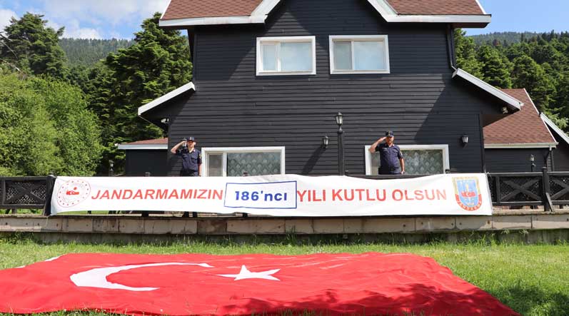 Bolu Jandarma Gölcük Bayrak (3)