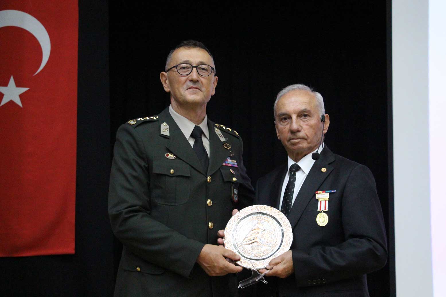 Ahmet Şerafettin Yamaner, Albay Cavit Nartop
