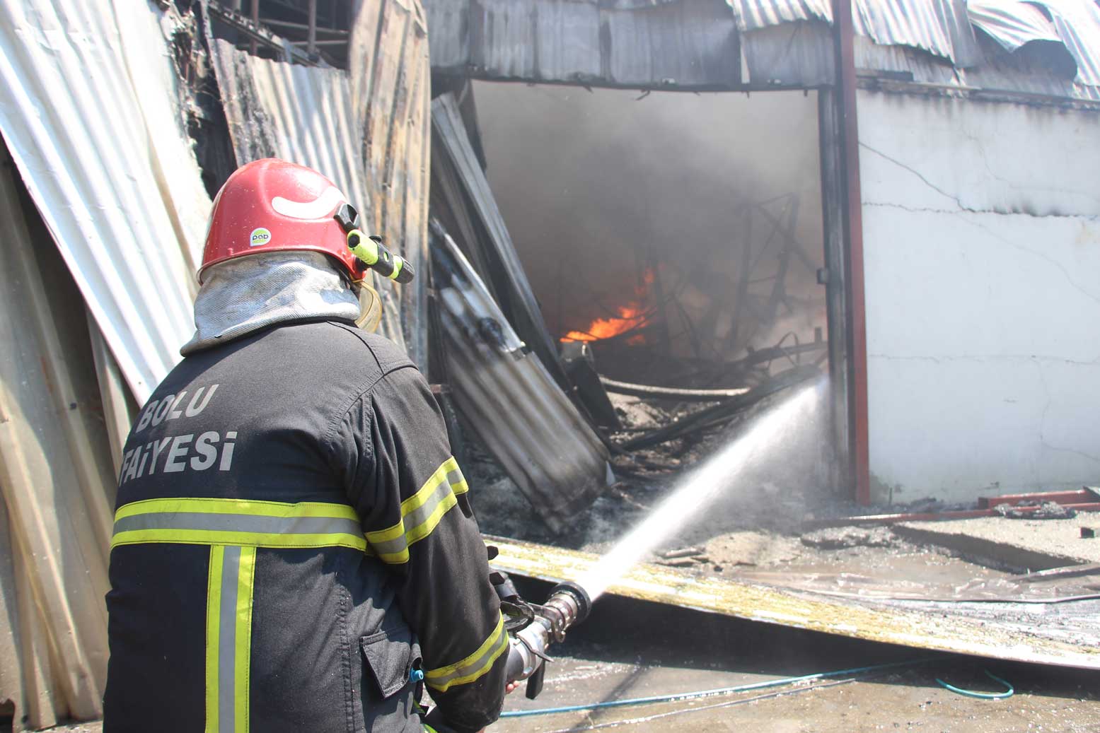 Bolu'da, Fabrika Küle Döndü (2)