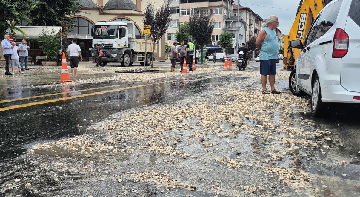 Düzce Su Borusu Patladı (2)