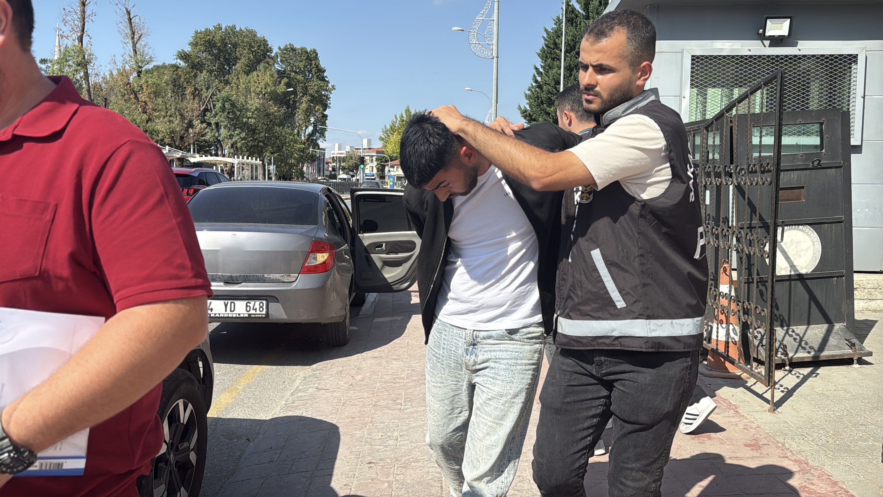 Husumet ve küfürleşme kötü sonlandı