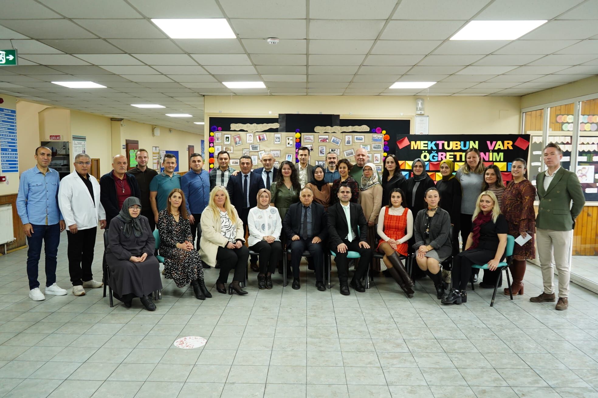 Bolu’da Öğretmenlere Ailelerinden Fotoğraflı Ve Mektuplu Kutlama (7)