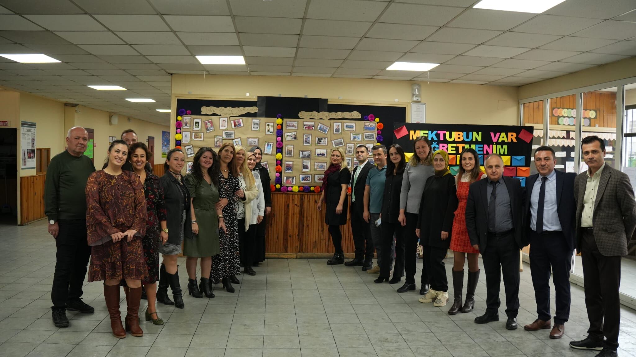 Bolu’da Öğretmenlere Ailelerinden Fotoğraflı Ve Mektuplu Kutlama (9)