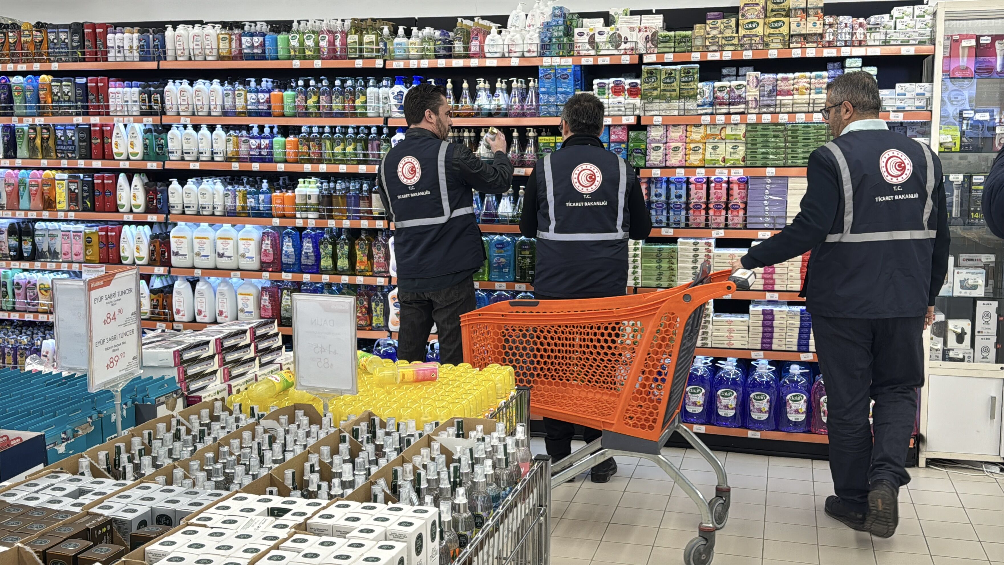 Bolu'da Ramazan Öncesi Market Ve Mağazalarda Fiyat Denetimi Yapıldı (3)