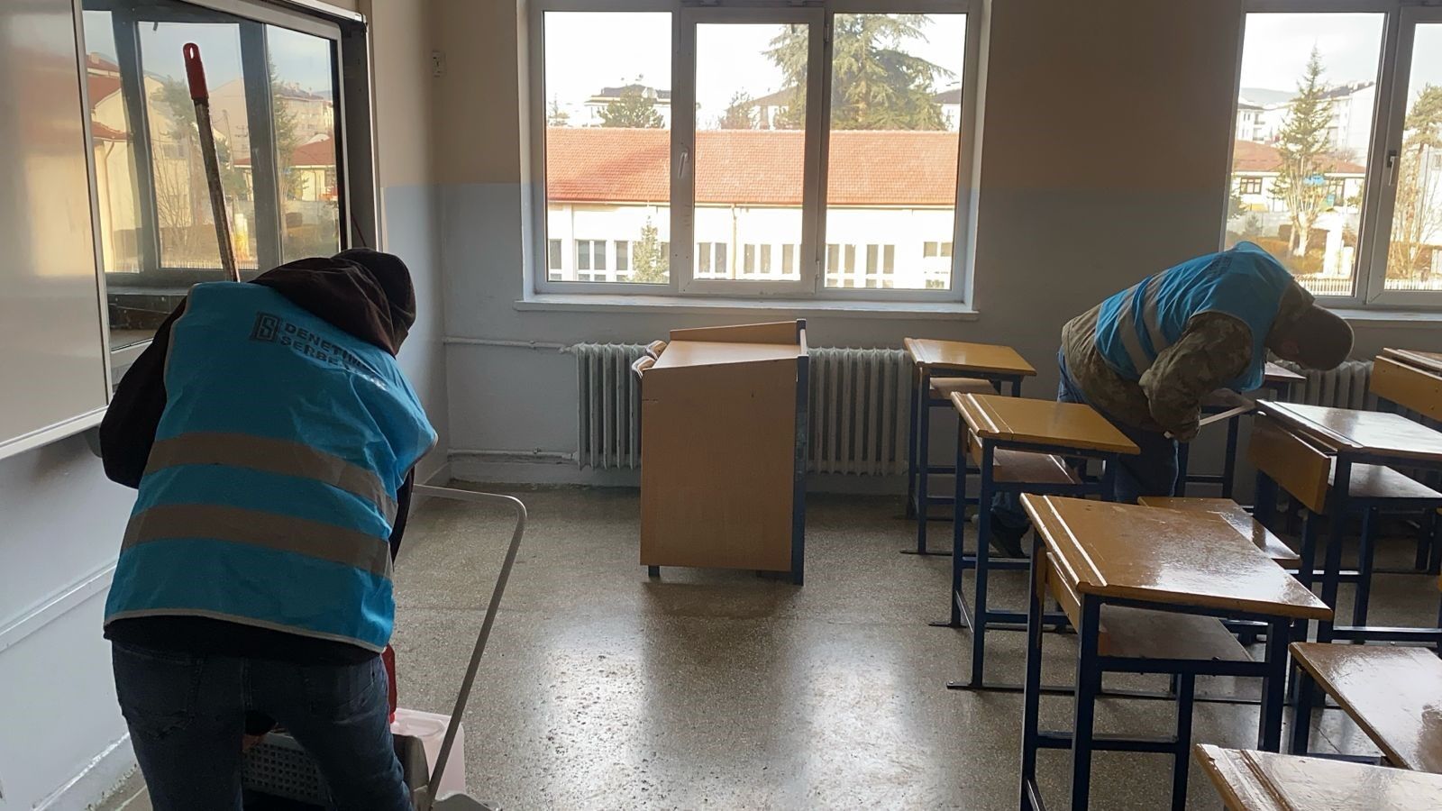 Bolu’da Yükümlülerden Kamu Yararına Mesai Okulları Temizlediler (1)