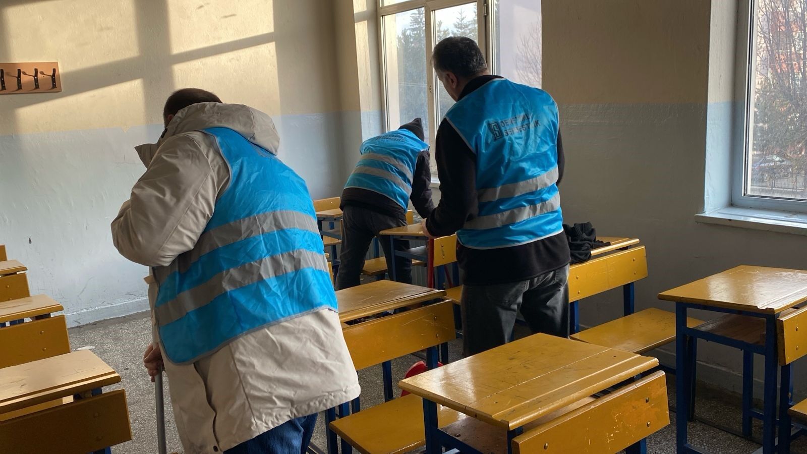 Bolu’da Yükümlülerden Kamu Yararına Mesai Okulları Temizlediler (4)