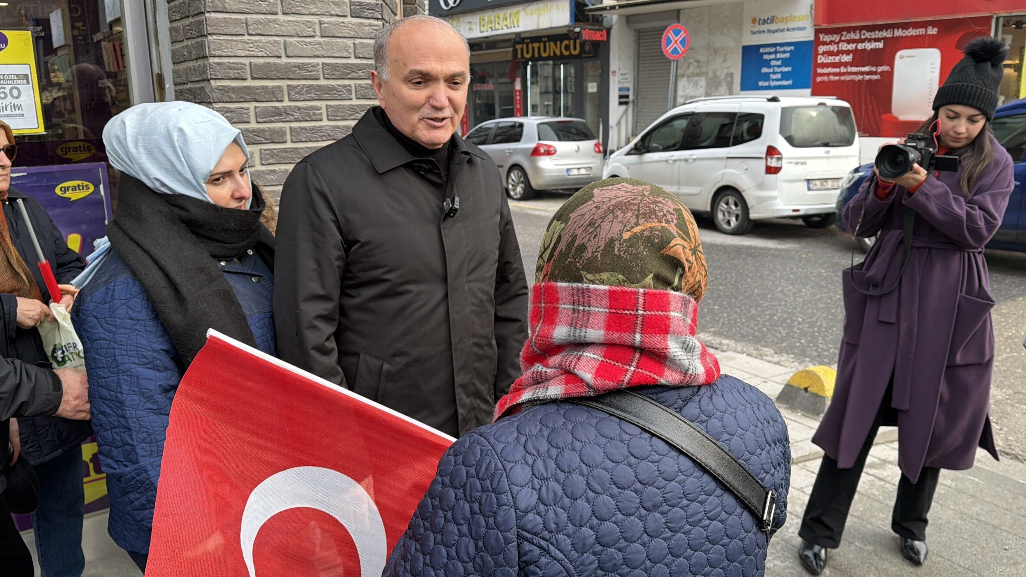 Düzce Bayrak Dağıtma (5)