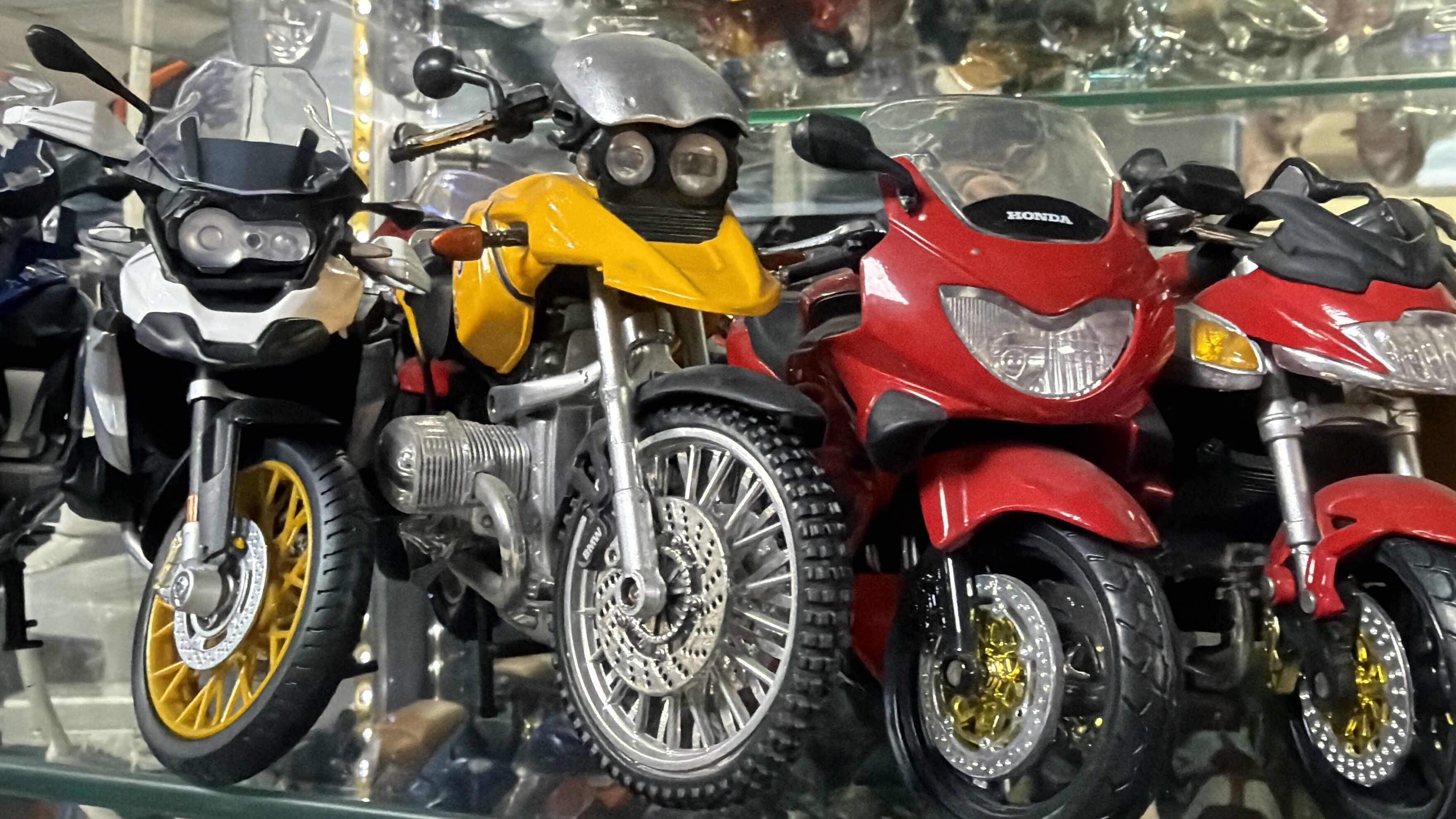 Motosiklet Tutkusunu Koleksiyona Çevirdi (3)