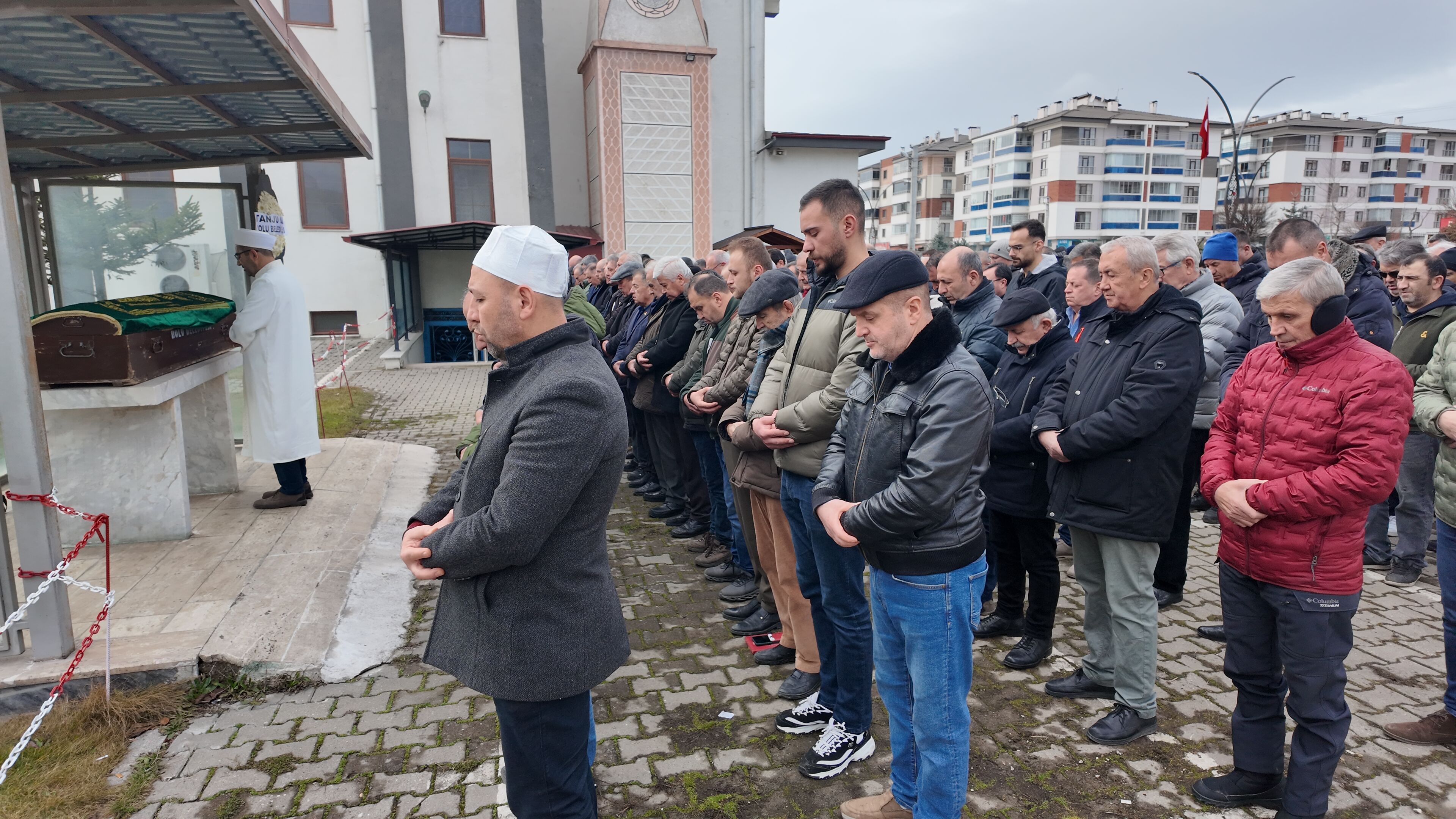 Bolu’da Usta Fotoğrafçı Mete Ferah Son Yolculuğuna Uğurlandı (6)