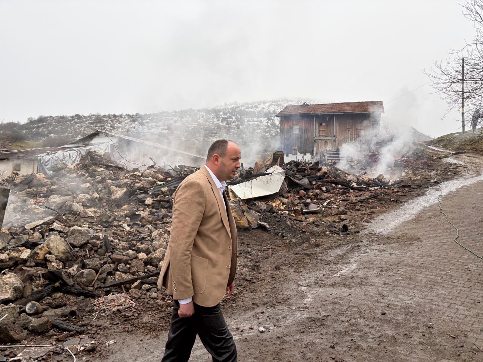 Ismail Akgül, Yanan Köyleri Ziyaret Etti (1)
