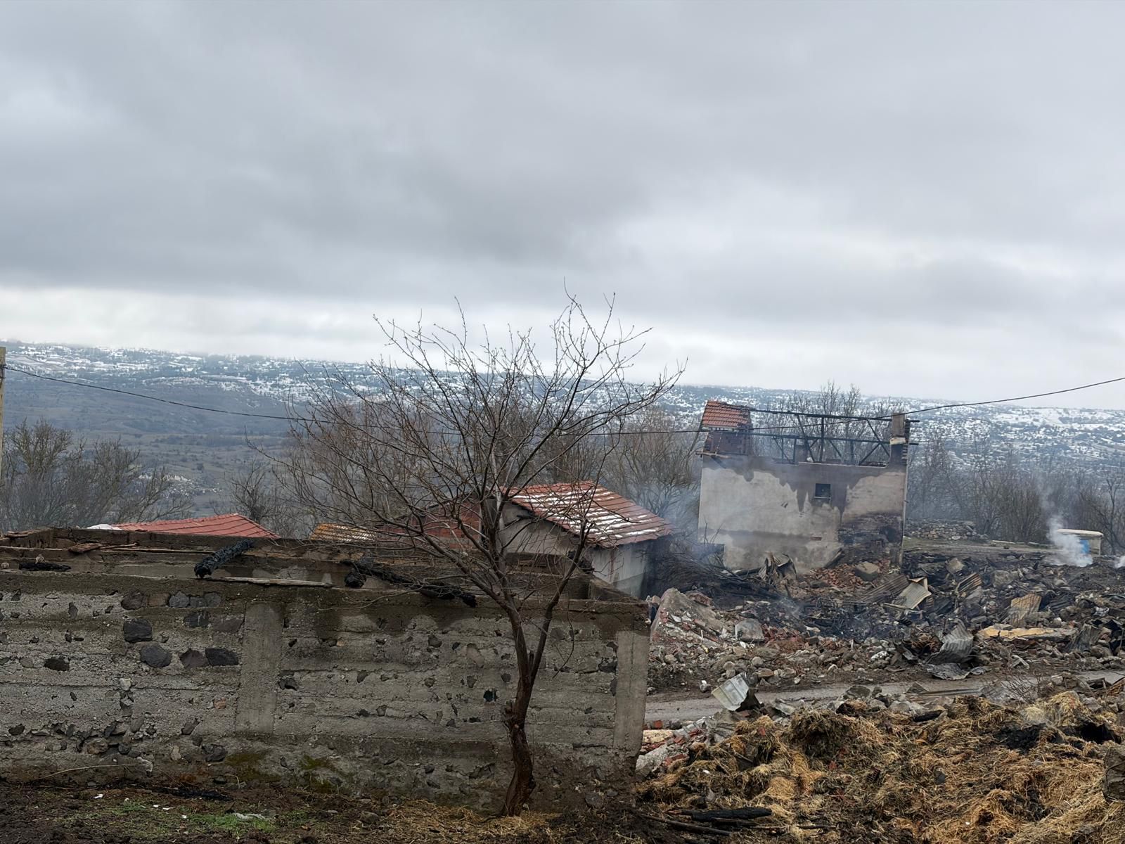 Ismail Akgül, Yanan Köyleri Ziyaret Etti (5)