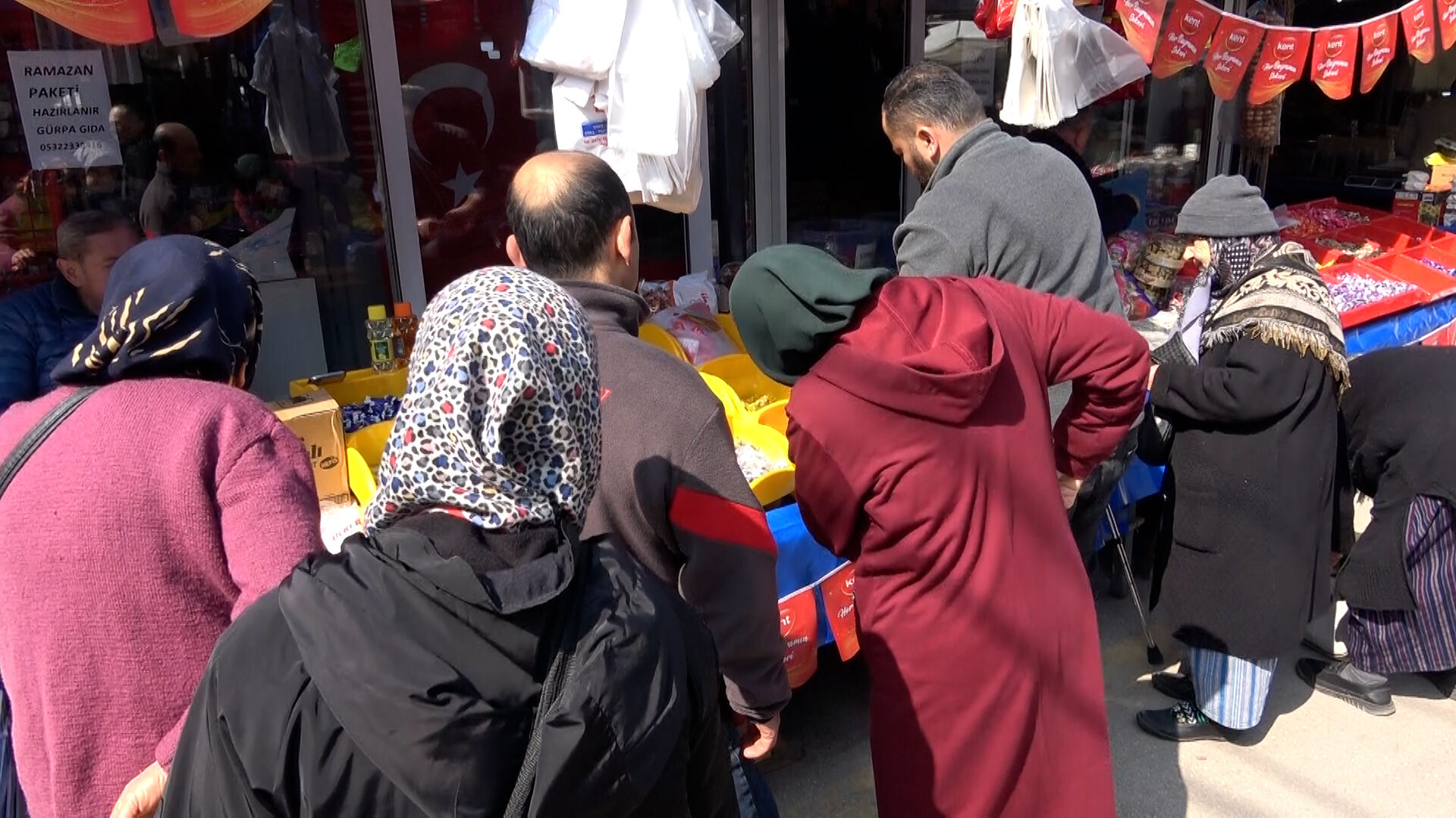 Pazar Tezgahları Bayram Şekerleriyle Renklendi (2)