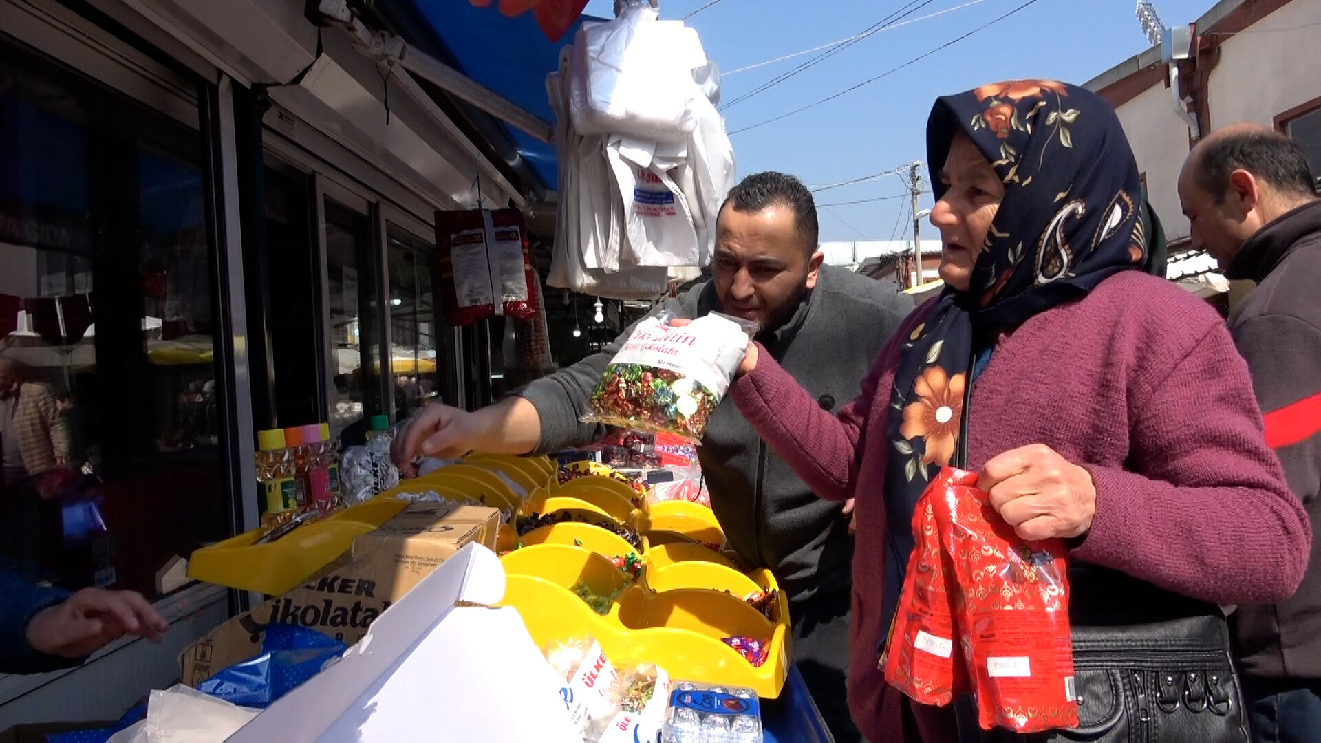Pazar Tezgahları Bayram Şekerleriyle Renklendi (3)