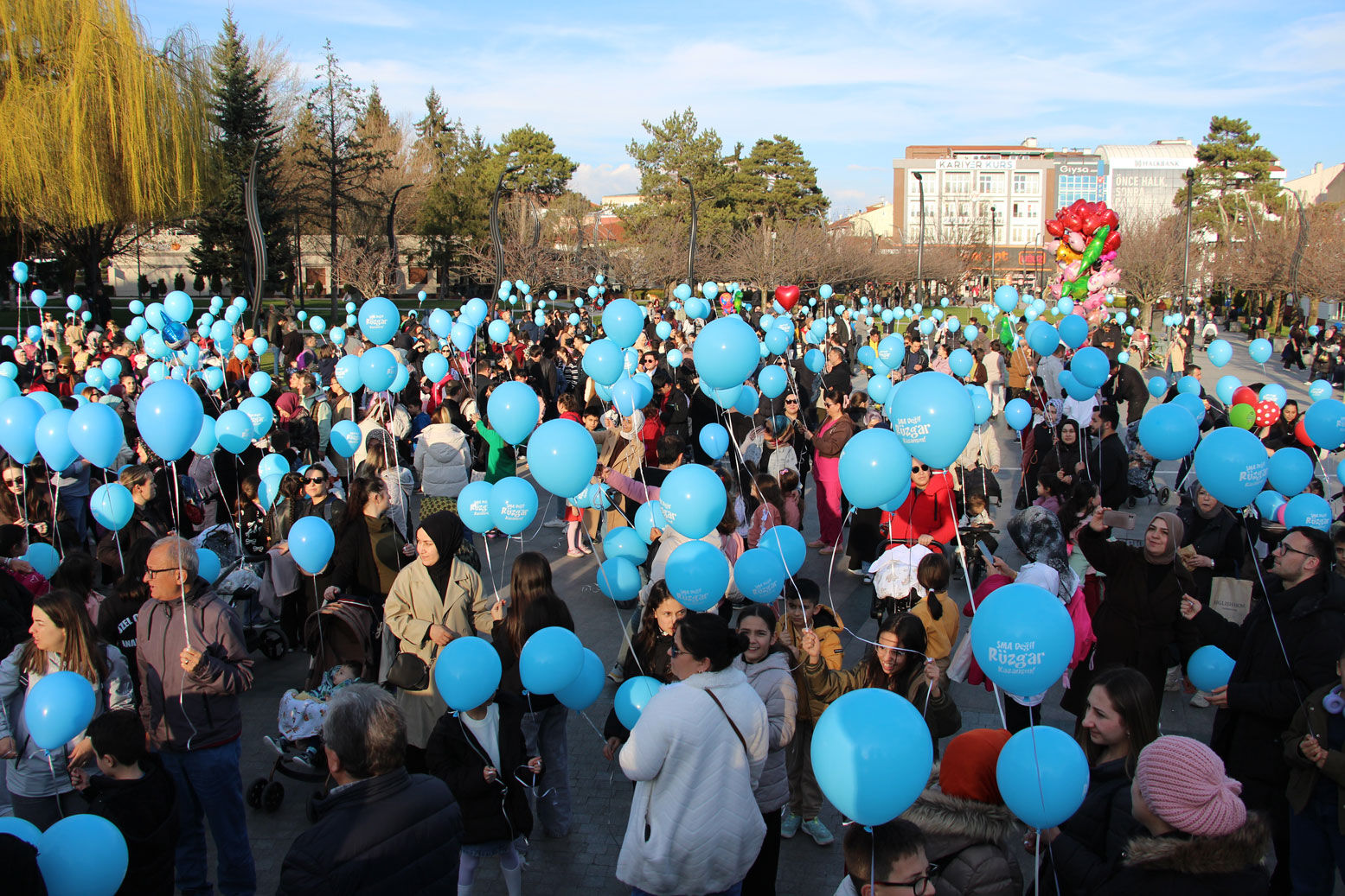 Rüzgar Bebek Için Balonlar Bırakıldı (2)