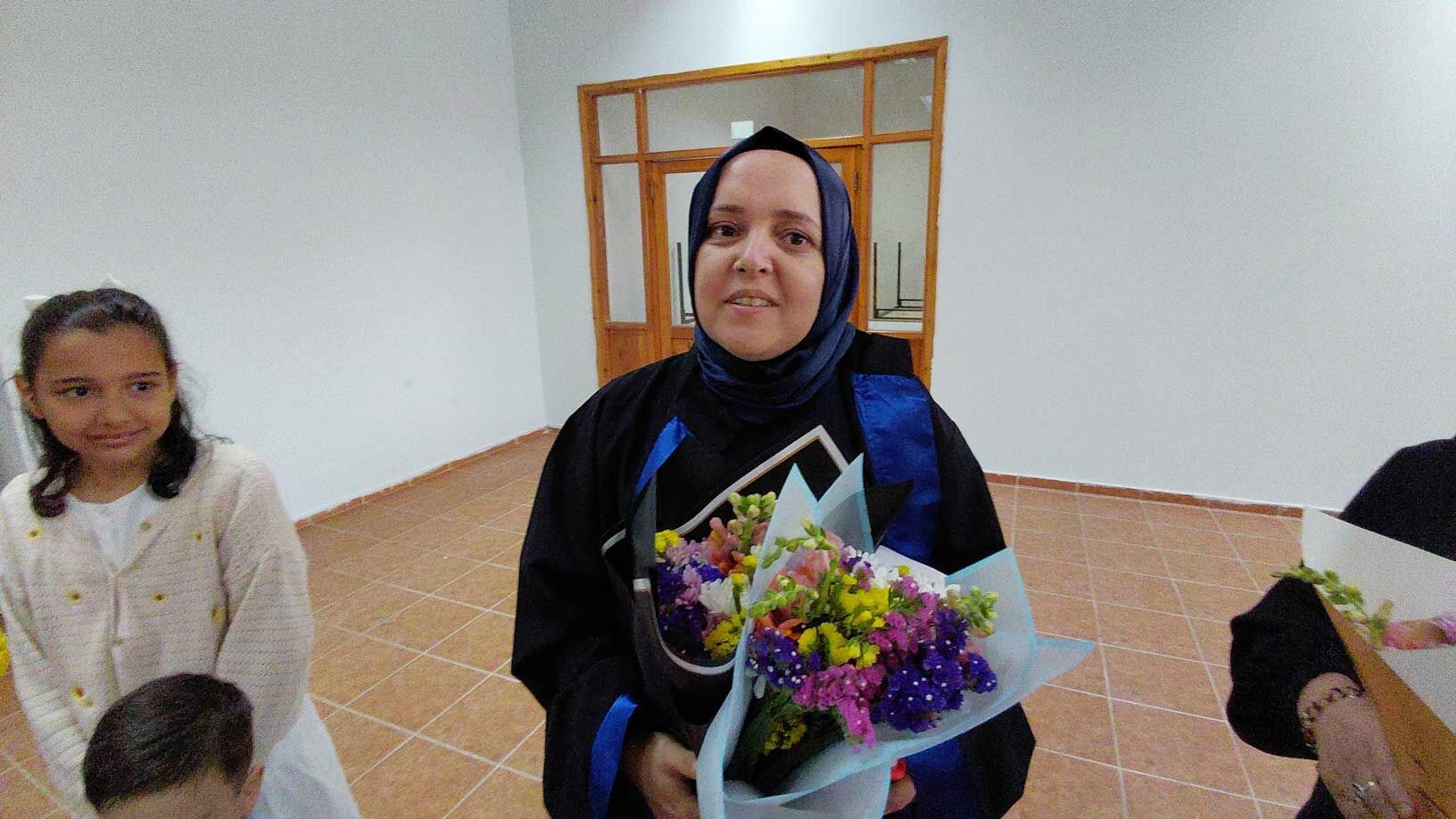 3 Çocuk Annesi Mezuniyet (1)