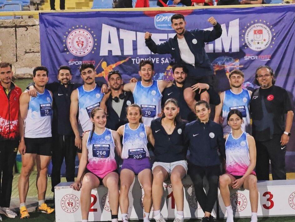 Bai̇bü’den İzmir Çıkarması! Kürsüye Damga Vurdular (3)
