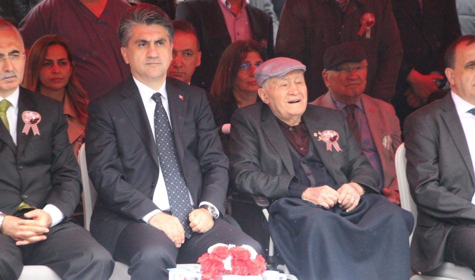 İzzet Baysal 2