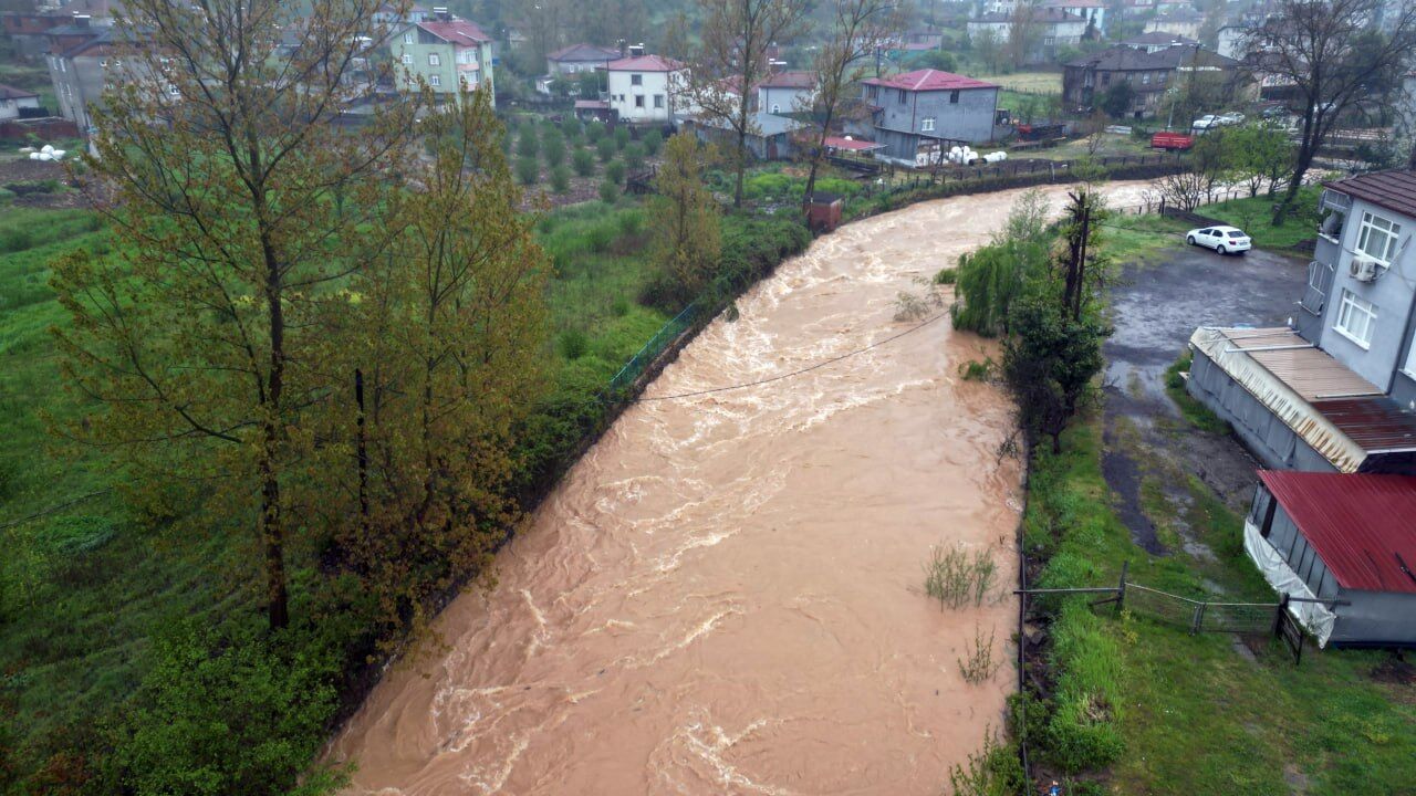 Ünlü Tatil Yöresi Sular Altında Kaldı (7)