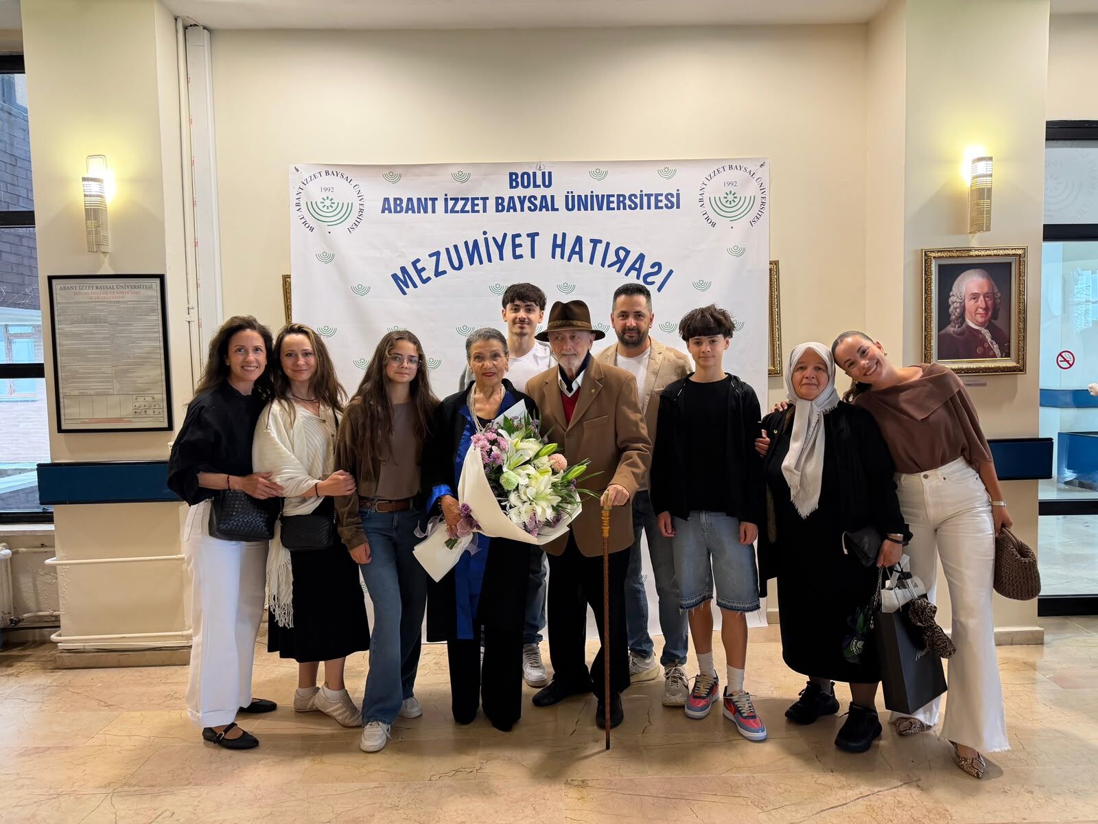 76 Yaşında Mezun Oldu (3)