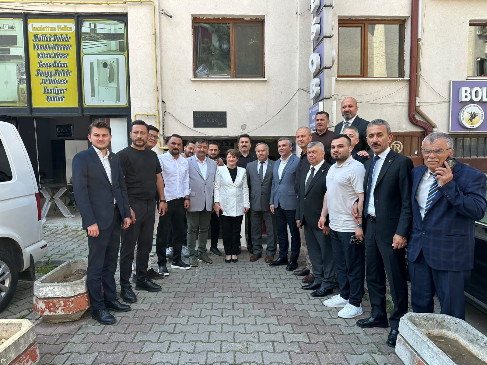 Besob, Ak Parti (2)