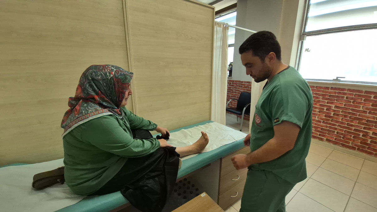 Ilk Ayakkabısını Giydi (1)