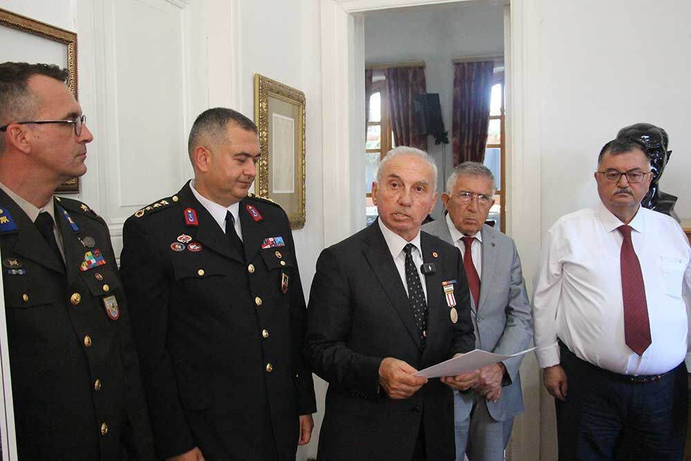 Kıbrıs Harekâtı'nda Yunan Alayına Giren Komutan, O Günleri Fotoğraflarla Anlattı (11)