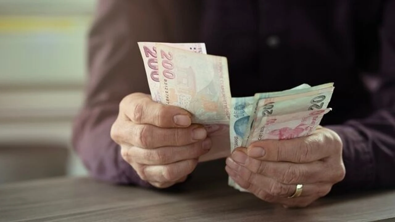 Memur ve emeklilerin zam oranları belli oldu