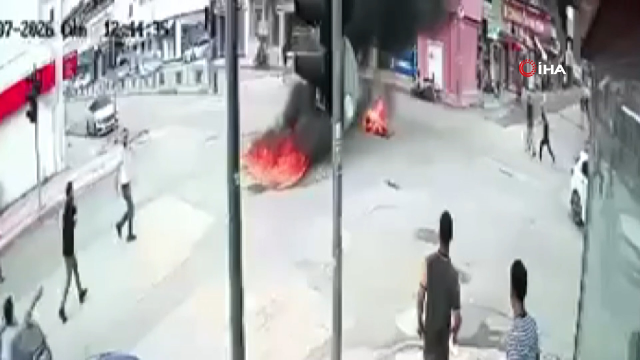 Sokak Ortasında Benzinle Kendini Yaktı (4)