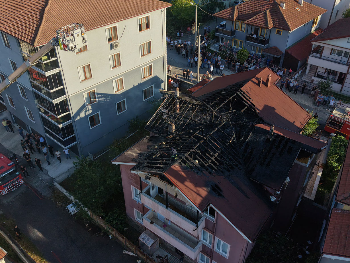 Düzce Çatı Yangını (1)