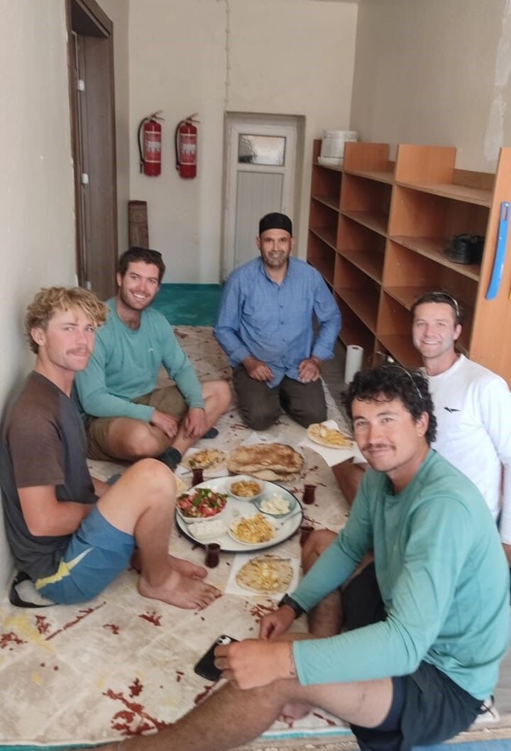 Köylülerin Misafirperverliği 5 Turisti Müslüman Yaptı (2)