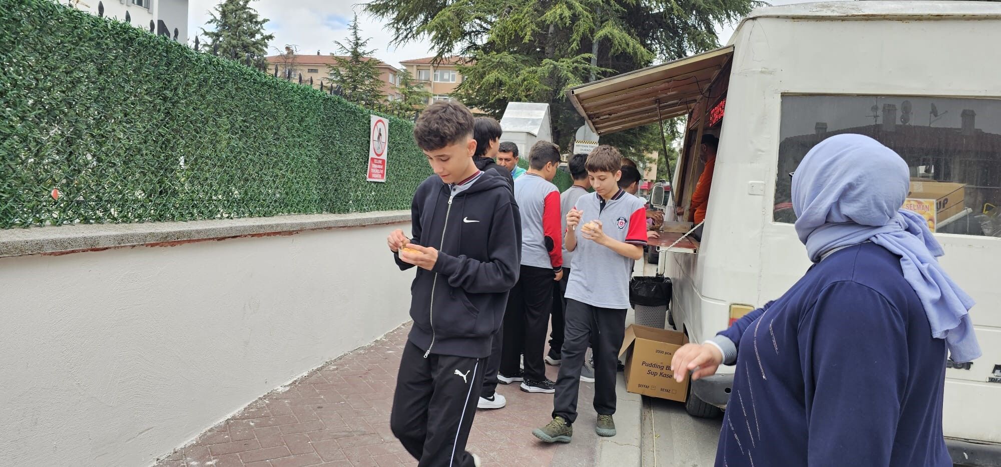 50.Yıl Okul Lokma Dağıtımı (4)