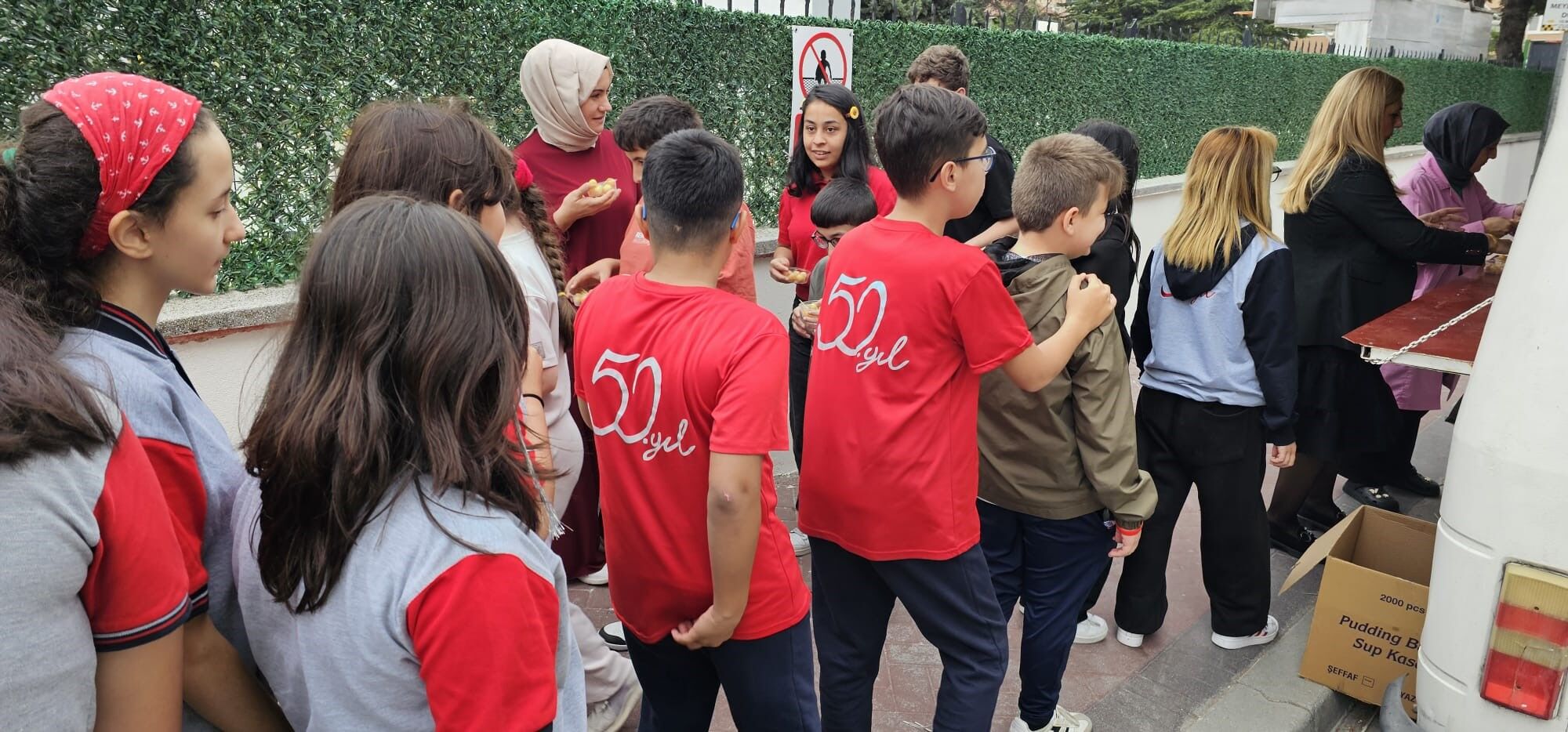 50.Yıl Okul Lokma Dağıtımı (5)