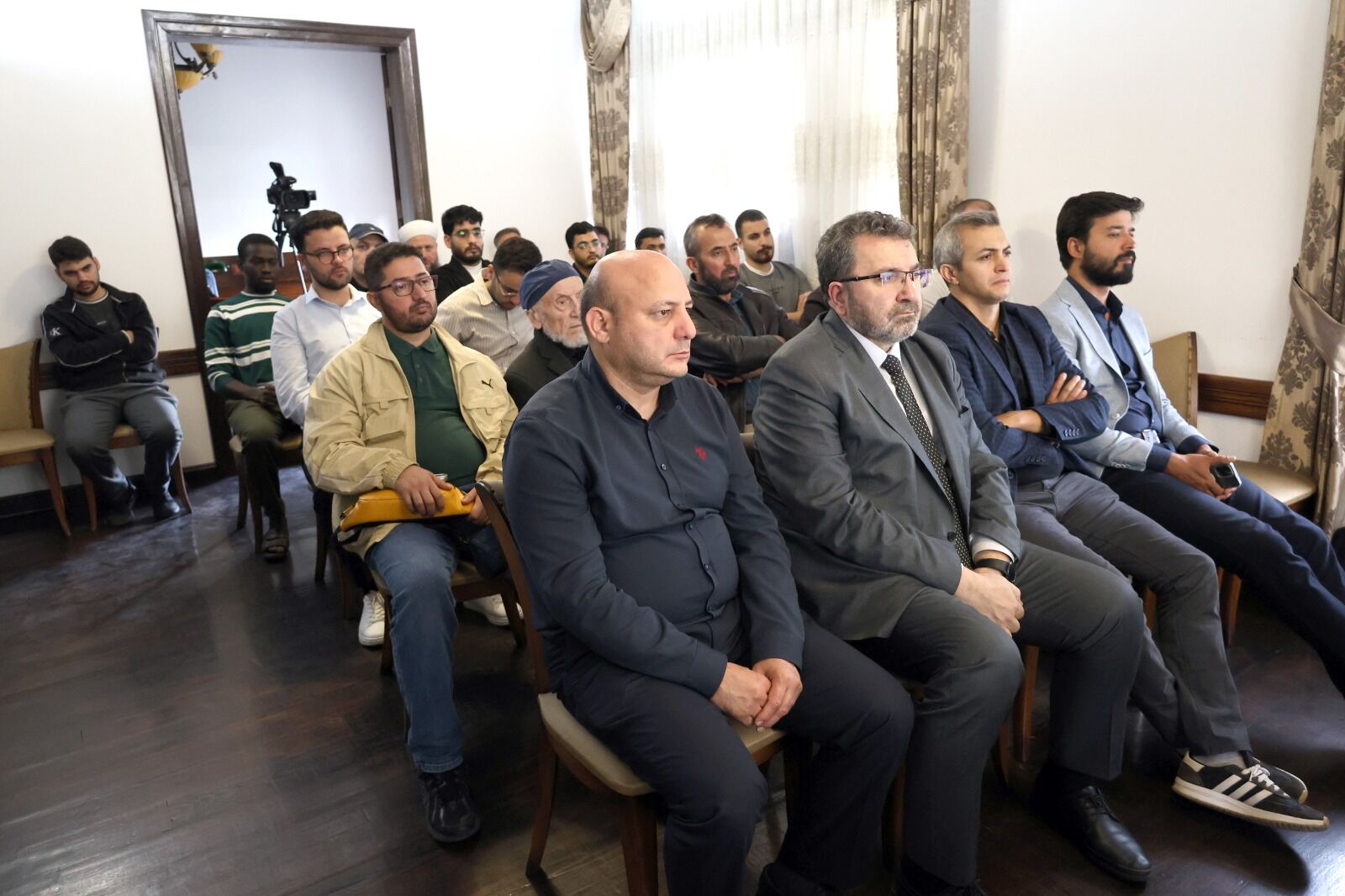 Bai̇bü’de “Geçmişten Günümüze Gazze” Söyleşisi Düzenlendi (5)